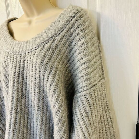 Free People Blue Bell Scoop Neck Gray Chunky Knit Sweater! 🔥 - Picture 4 of 4